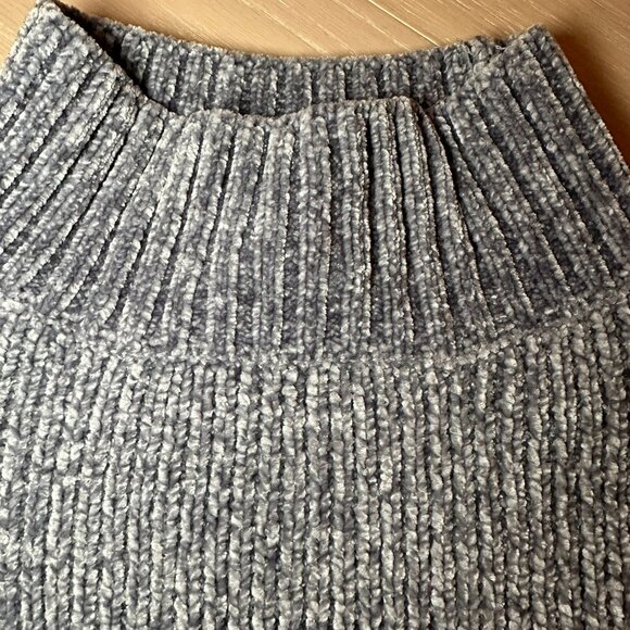 Cozy Vintage 90s Chenille Sweater - Picture 4 of 5